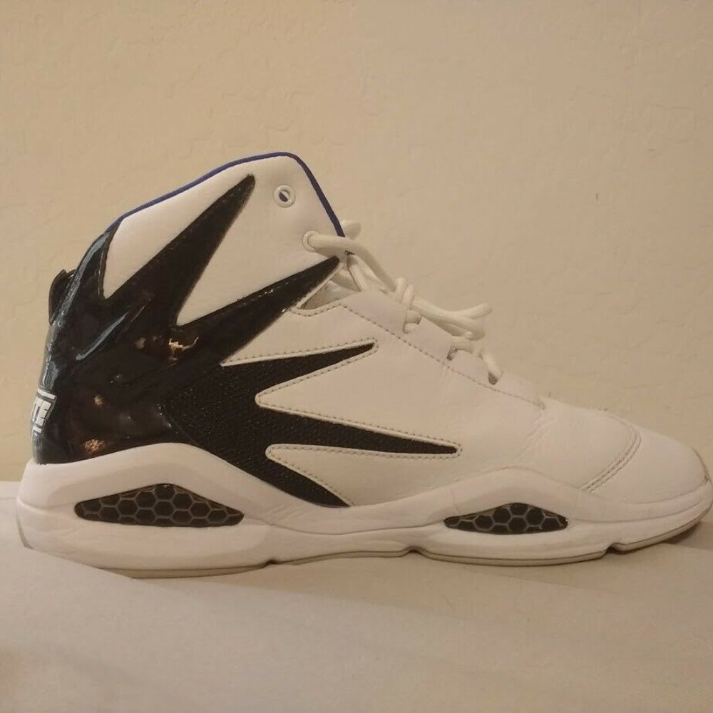 Reebok Blast 8 Men's White black = 9.5 womens
